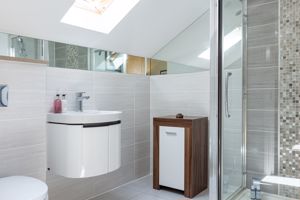 En Suite- click for photo gallery